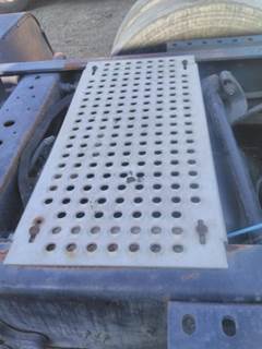 International ProStar Deck (Catwalk) Step for a International PROSTAR 122