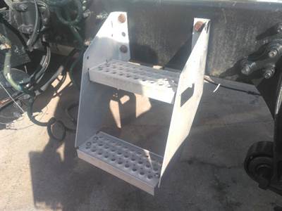 International ProStar Left Frame Step for a International PROSTAR 113