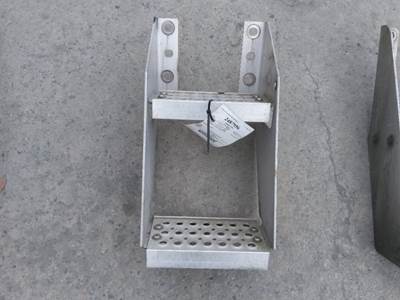 International ProStar Left Frame Step for a International PROSTAR 113