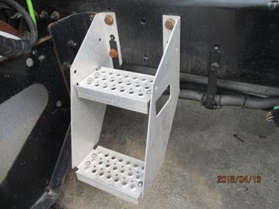 International ProStar Frame Step for a International PROSTAR 122