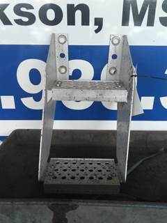 International ProStar Right Frame Step for a International PROSTAR 113