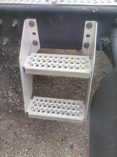 International ProStar Left Frame Step for a International PROSTAR 122