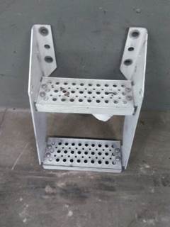 International ProStar Left Frame Step for a International PROSTAR 122