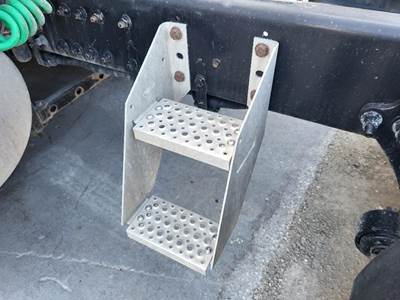 International ProStar Frame Step for a International PROSTAR 122