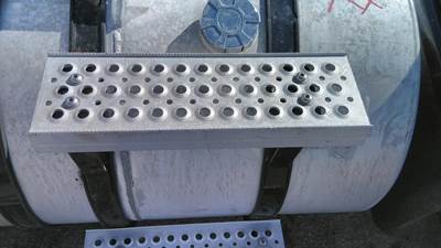 International ProStar Left Tank Step for a International PROSTAR 122