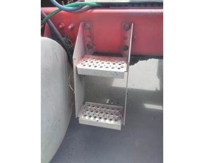 International ProStar Left Frame Step for a International PROSTAR 122