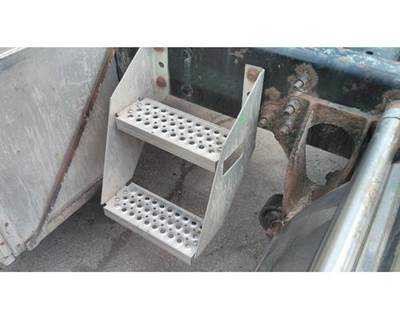 International ProStar Left Frame Step for a International PROSTAR 122