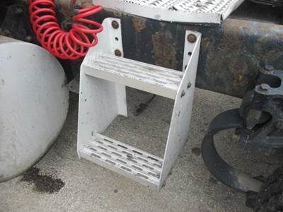 Kenworth T2000 Frame Step