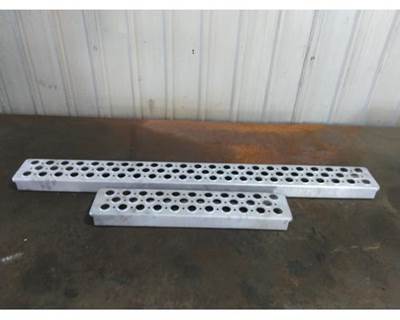 Kenworth T660 Tank Step