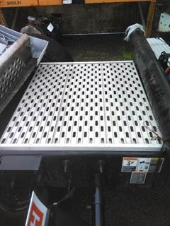Kenworth T680 Deck (Catwalk) Step