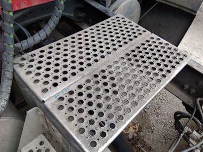 Kenworth T680 Deck (Catwalk) Step
