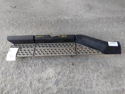 Kenworth T680 Left Battery Box Step