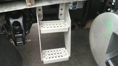 Kenworth T680 Right Frame Step