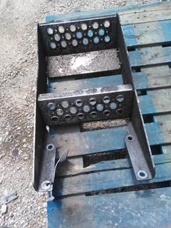 Kenworth T680 Frame Step