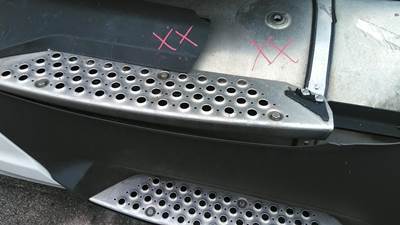 Kenworth T680 Left Tank Step