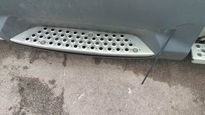 Kenworth T680 Left Frame Step