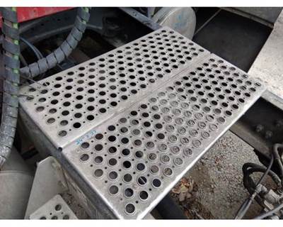 Kenworth T680 Frame Step