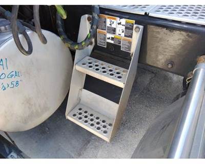 Kenworth T680 Left Frame Step