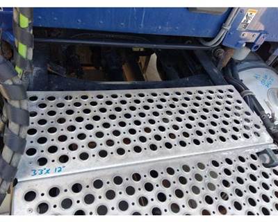 Kenworth T680 Frame Step