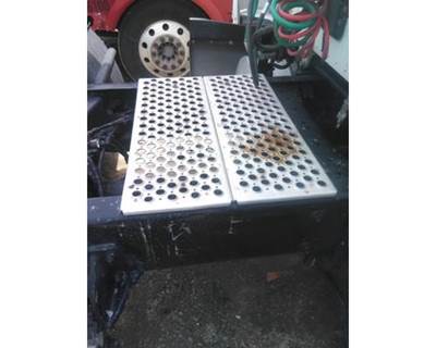 Kenworth T680 Frame Step
