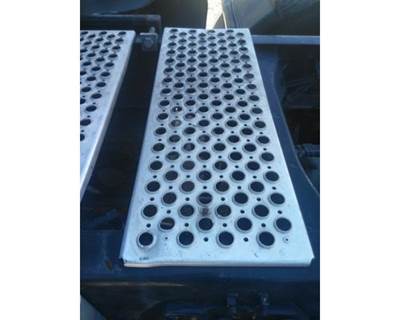 Kenworth T680 Frame Step