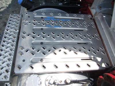 Mack Anthem Left Deck (Catwalk) Step