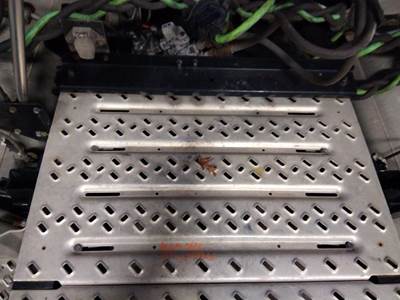 Mack Anthem Deck (Catwalk) Step