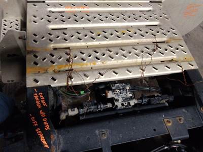 Mack Anthem Deck (Catwalk) Step