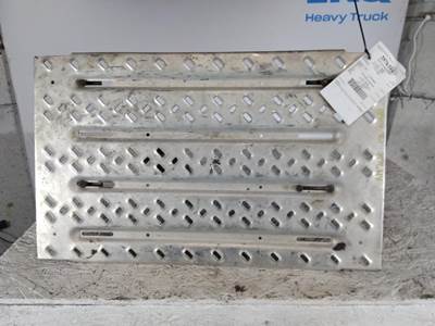 Mack Anthem Frame Step