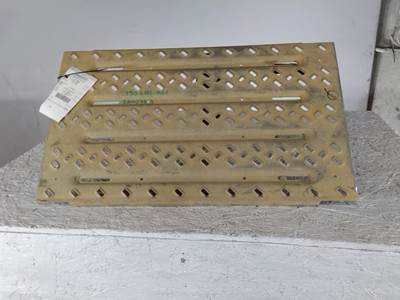 Mack Pinnacle Deck (Catwalk) Step