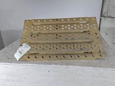 Mack Pinnacle Deck (Catwalk) Step