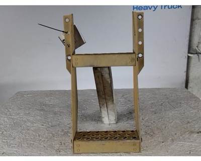 Mack Pinnacle Left Frame Step