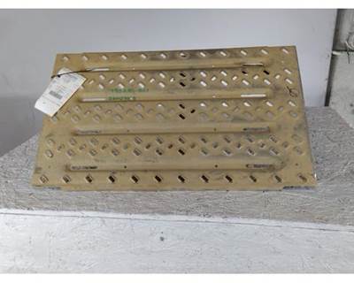 Mack Pinnacle Frame Step
