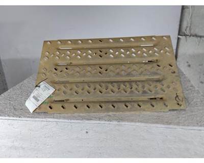 Mack Pinnacle Frame Step