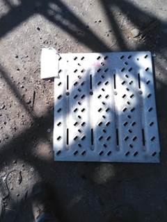 Mack Pinnacle CHU613 Deck (Catwalk) Step for a Mack CHU613