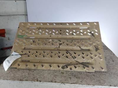 Mack Pinnacle CHU613 Deck (Catwalk) Step for a Mack CHU613