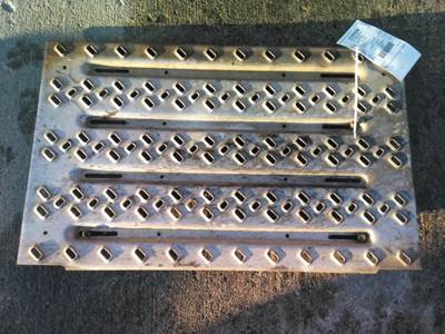 Mack Pinnacle CXU612 Deck (Catwalk) Step for a Mack CXU612