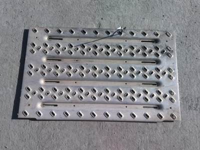 Mack Pinnacle CXU612 Deck (Catwalk) Step for a Mack CXU612