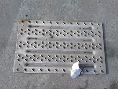 Mack Pinnacle CXU612 Deck (Catwalk) Step for a Mack CXU612