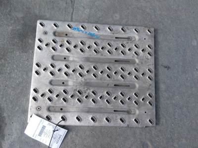 Mack Pinnacle CXU612 Deck (Catwalk) Step for a Mack CXU612