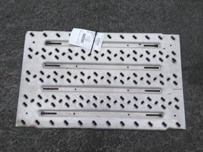 Mack Pinnacle CXU612 Deck (Catwalk) Step for a Mack CXU612
