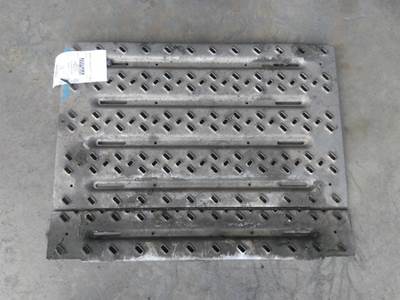 Mack Pinnacle CXU612 Deck (Catwalk) Step for a Mack CXU612