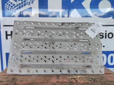 Mack Pinnacle CXU612 Deck (Catwalk) Step for a Mack CXU612