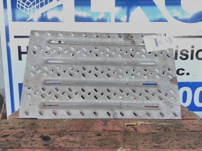 Mack Pinnacle CXU612 Deck (Catwalk) Step for a Mack CXU612