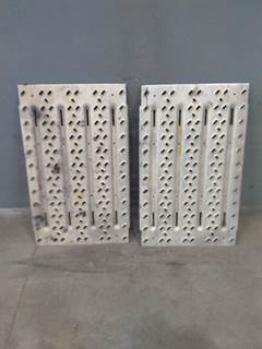 Mack Pinnacle CXU612 Deck (Catwalk) Step for a Mack CXU612