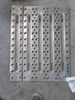 Mack Pinnacle CXU612 Deck (Catwalk) Step for a Mack CXU612