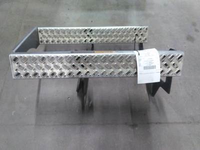 Mack Pinnacle CXU612 Left Battery Box Step for a Mack CXU612