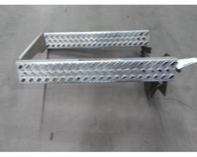 Mack Pinnacle CXU612 Left Frame Step for a Mack CXU612
