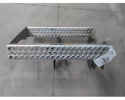 Mack Pinnacle CXU612 Left Frame Step for a Mack CXU612