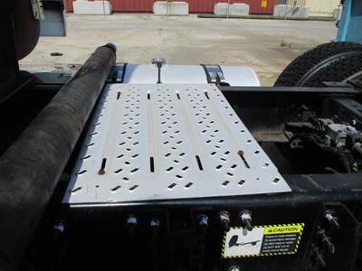 Mack Pinnacle CXU613 Deck (Catwalk) Step for a Mack CXU613